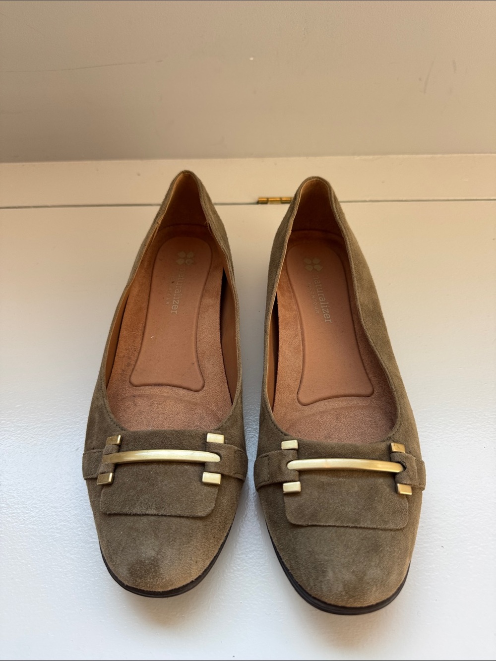 Women's Naturalizer Olive Suede Loafers with Gold Bar, size 8.5N